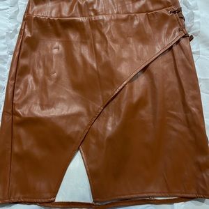 leather skirt